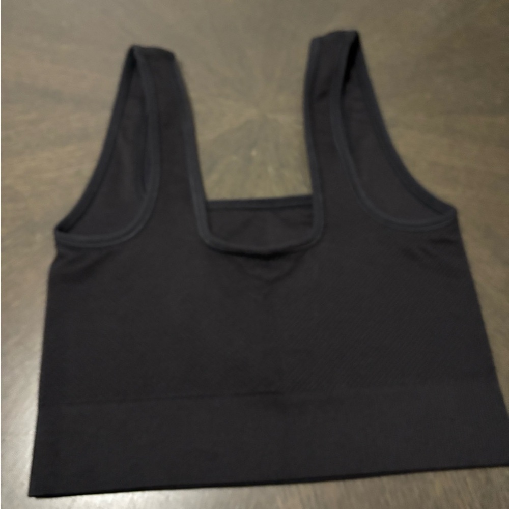 4 sports bras - all XS - Picture 6 of 13